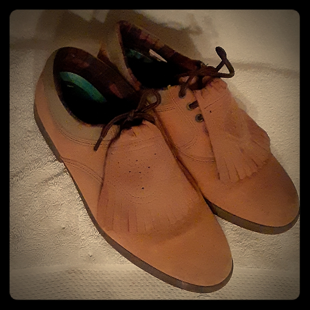 Golf shoes